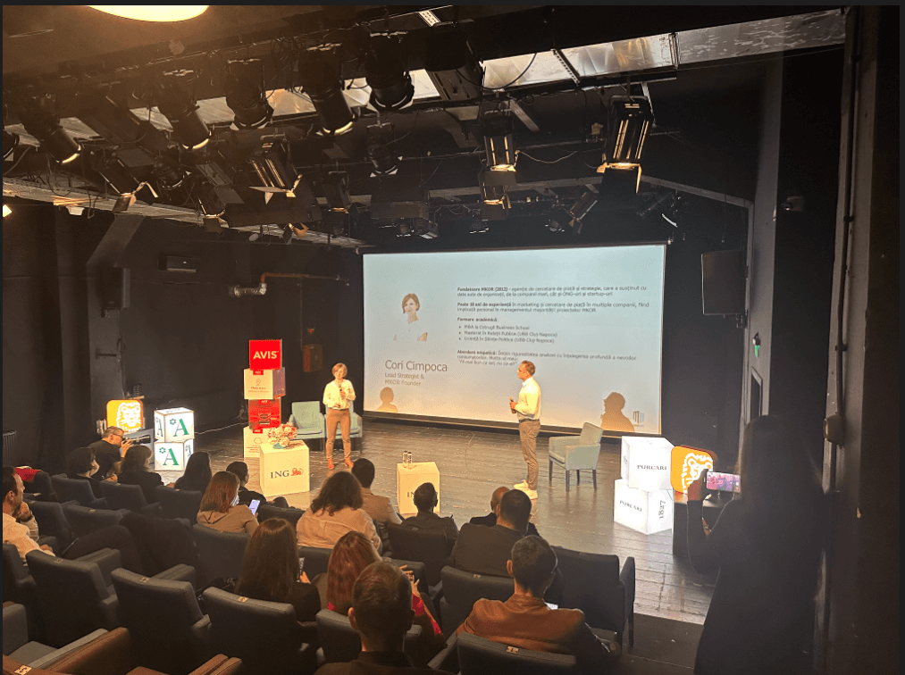 Participanți discută cu echipa ImmoSafe în zona de networking la IAA Mobility