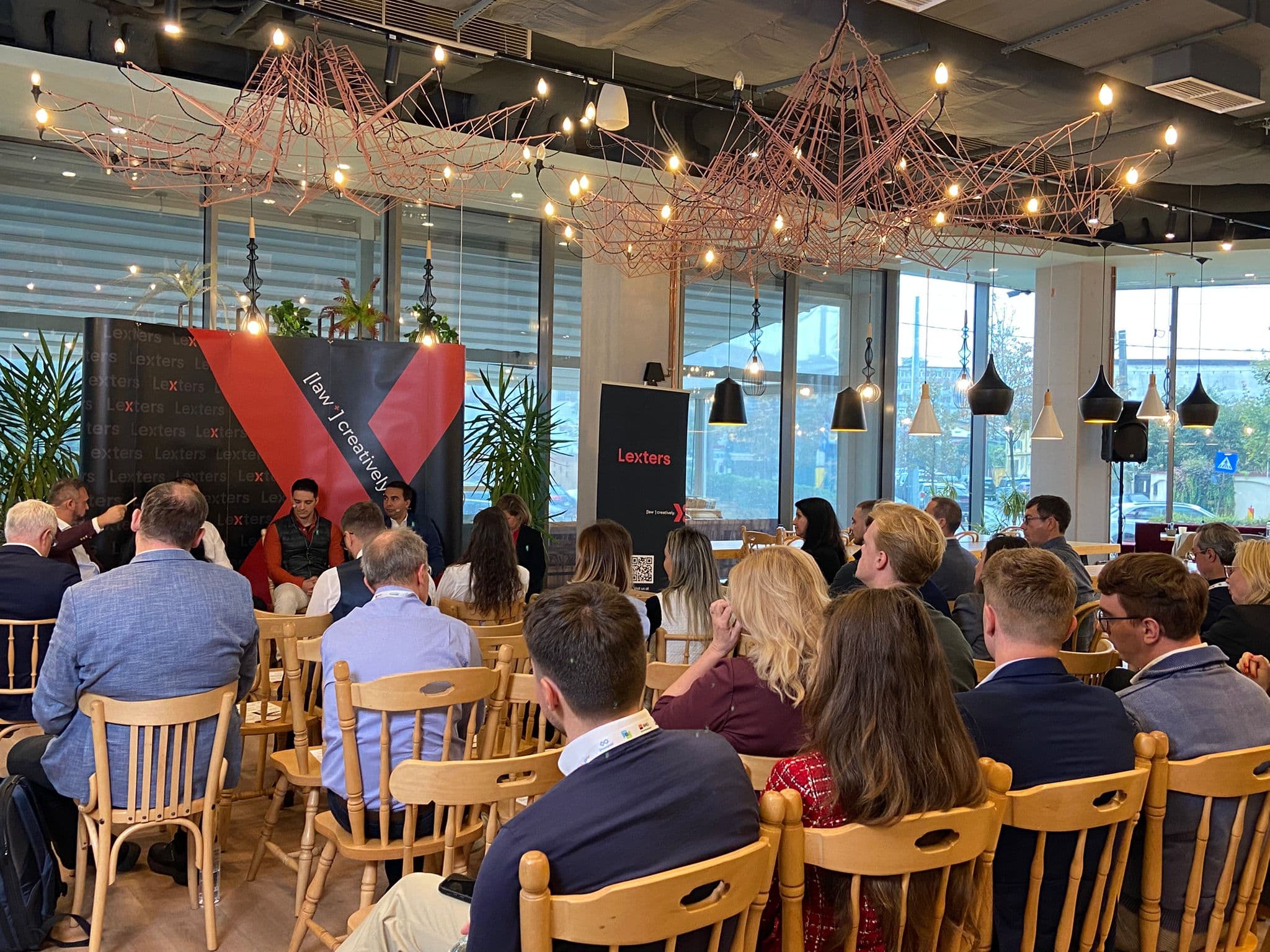 Am explicat cum ImmoSafe ajută la eficientizarea analizarii contractelor.